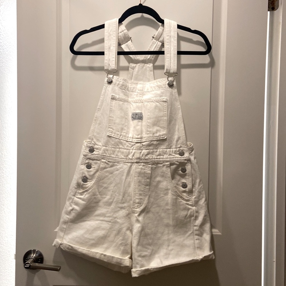 XS Levi’s White Overall Shorts